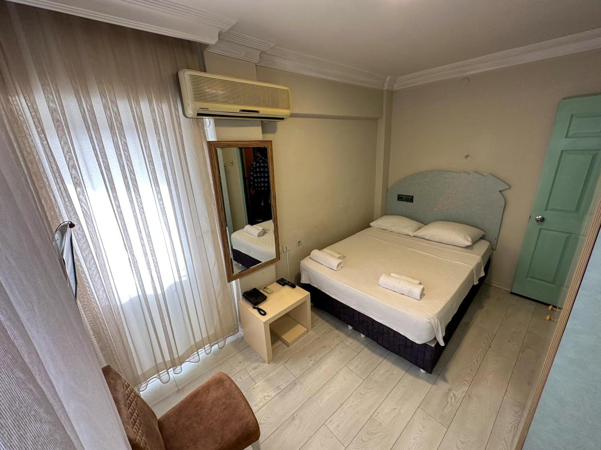 Hikmethan Otel Кушадасы Экстерьер фото