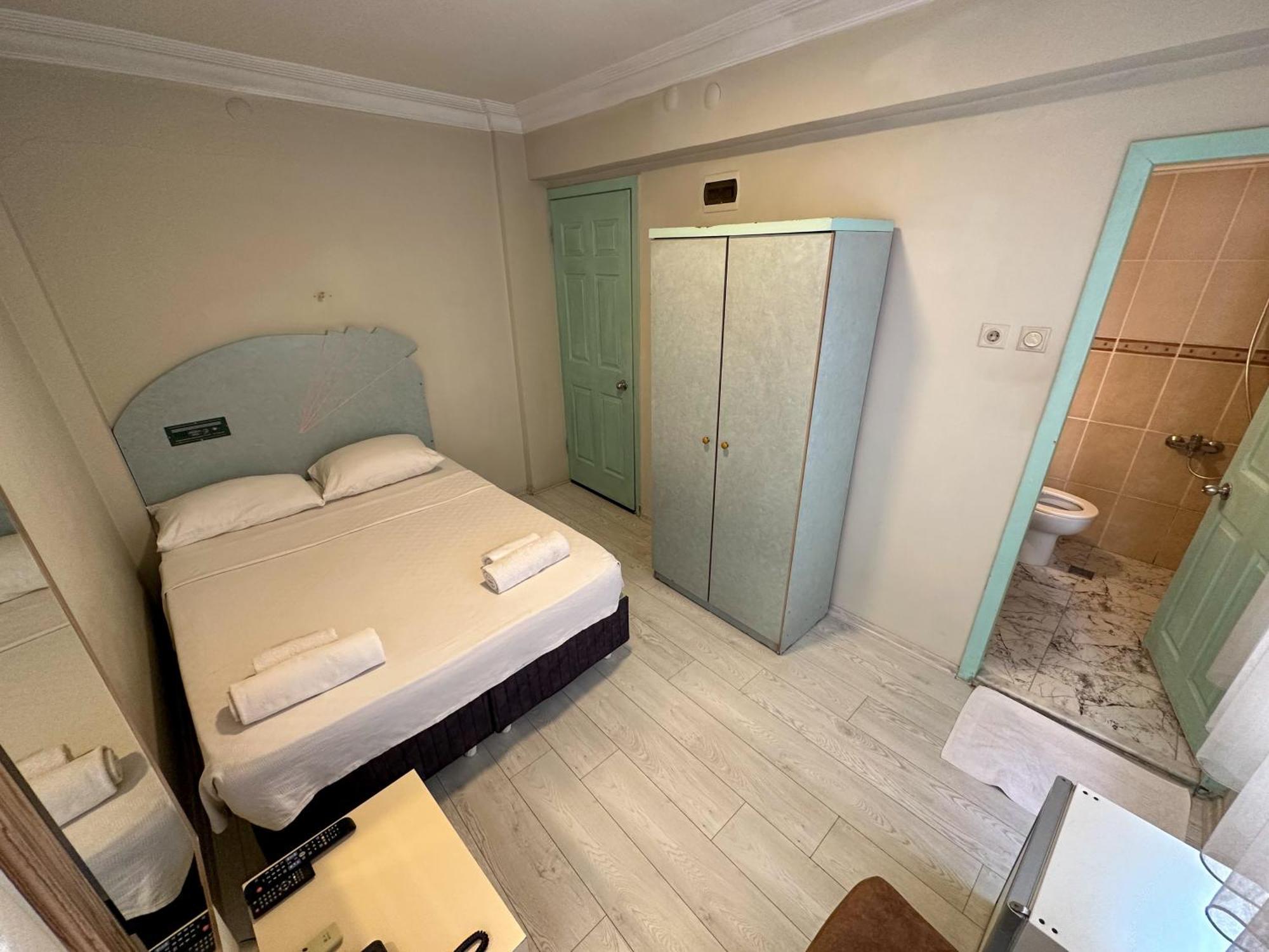 Hikmethan Otel Кушадасы Экстерьер фото